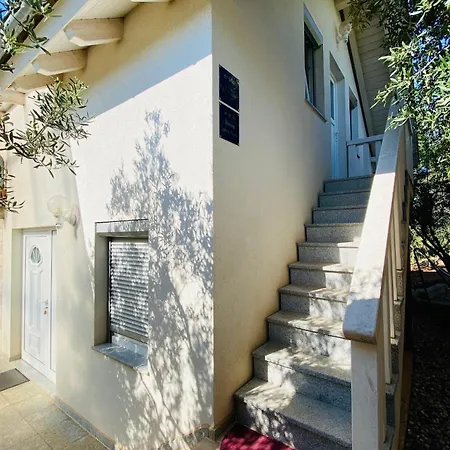 Apartment Seaside With A Swimming Pool Cove Pribinja, Hvar - 24171 *