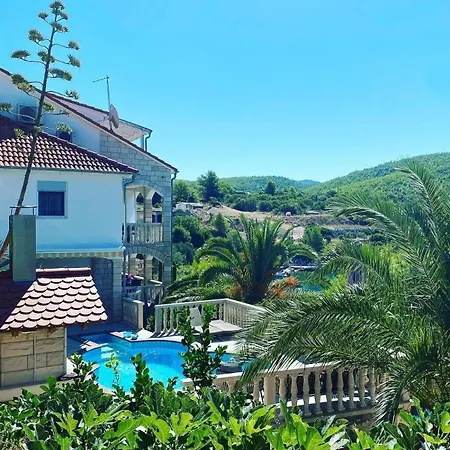 Seaside With A Swimming Pool Cove Pribinja, Hvar - 24171 赫瓦尔