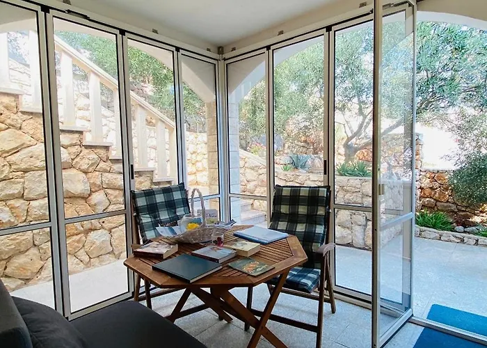 Apartamento Seaside With A Swimming Pool Cove Pribinja, Hvar - 24171