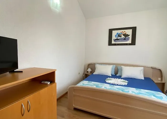 Seaside With A Swimming Pool Cove Pribinja, Hvar - 24171