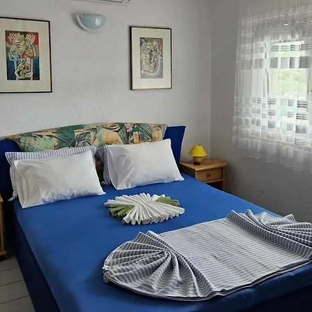 Seaside With A Swimming Pool Cove Pribinja, Hvar - 24171