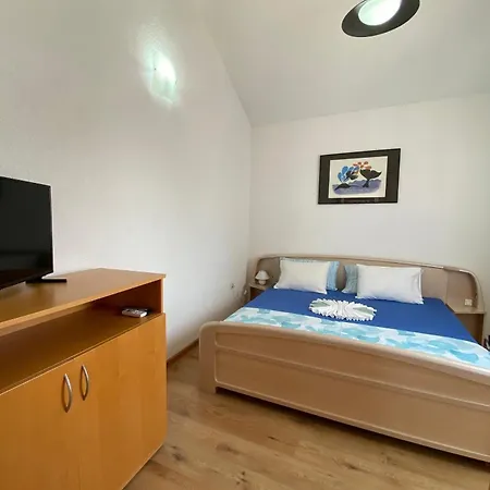 Seaside With A Swimming Pool Cove Pribinja, Hvar - 24171